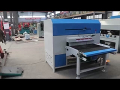 Travail du bois à l'aide d'une scie circulaire Distance réglable de la lame