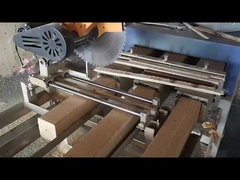 Machine de découpe de blocs pour la fabrication de palettes en sciure de bois compressée