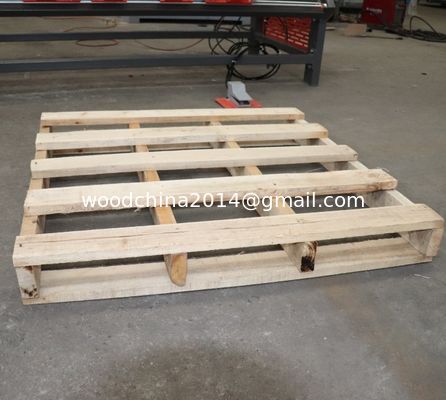 Machine à clouer en bois à palettes, machine à clouer en bois à palettes pneumatique largeur max. 3300 mm