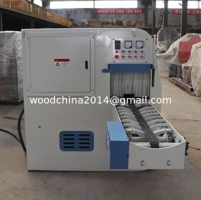 Machine à découper les bûches de bois à plusieurs lames