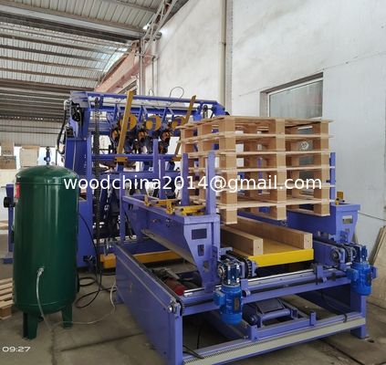 Palette en bois automatique clouant la machine de fabricant de palette de machine, palette automatique clouant la machine avec l'opération pneumatique