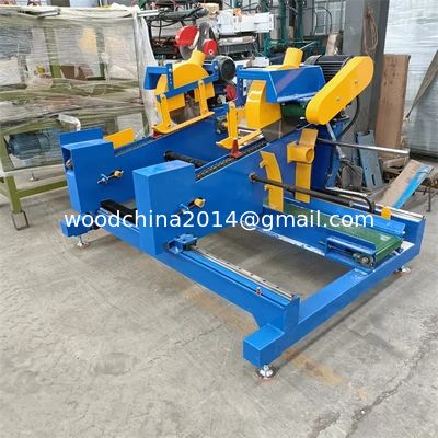 Croix en bois automatique de bord de planche coupant la double machine de scie d'équilibre d'extrémité