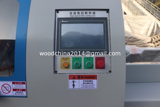 Serre à couper en bois automatique à haute efficacité et stable 600 mm avec 11 kW / 15 ch 5-30 m / min