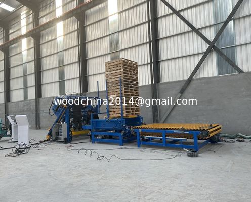 Ligne de production automatique de machines à clouer des palettes en bois avec empilage