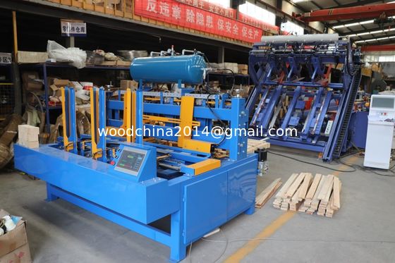 Machine de clôture automatique de blocs de palettes de bois