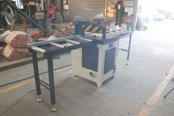 Machine à découper automatiquement le bois à grande vitesse