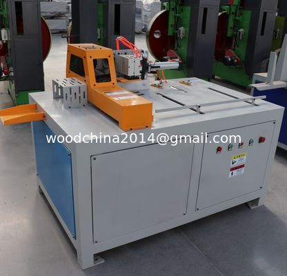 Machine automatique de découpe de blocs de bois industriel
