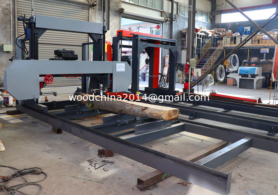 La scierie portative diesel, bande en bois horizontale de moteur diesel a vu