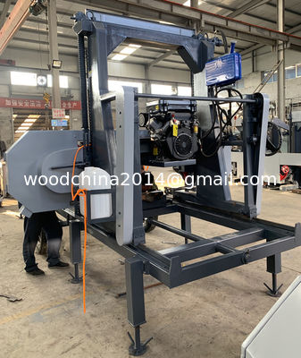 La scierie portative diesel, bande en bois horizontale de moteur diesel a vu