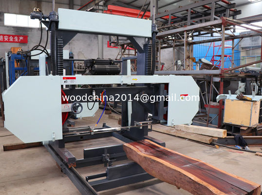 La scierie portative diesel, bande en bois horizontale de moteur diesel a vu