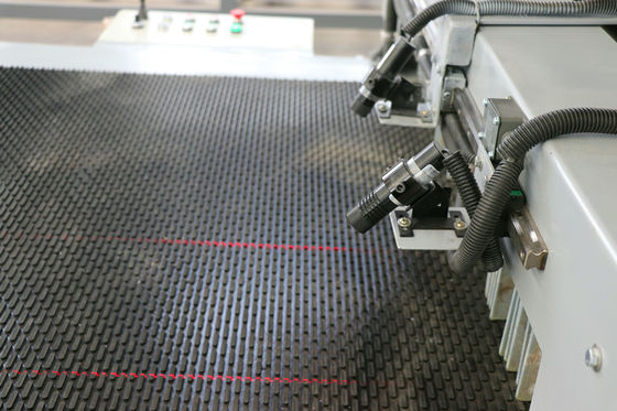 Automatique de l'alimentation de la ceinture à deux lames circulaires de la planche Edger Sawmill Machine largeur 1000mm